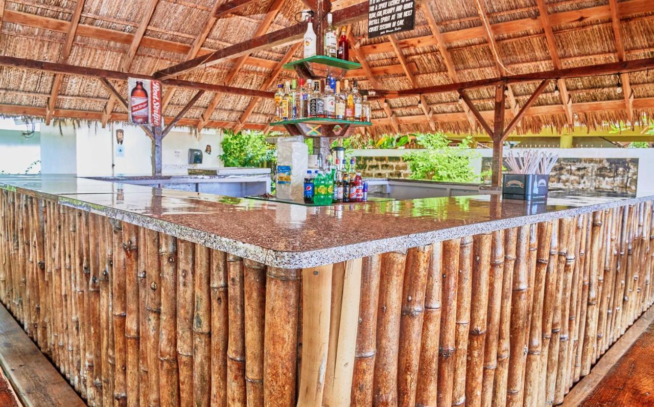 Yellow Bird Sea Negril Bagian luar foto