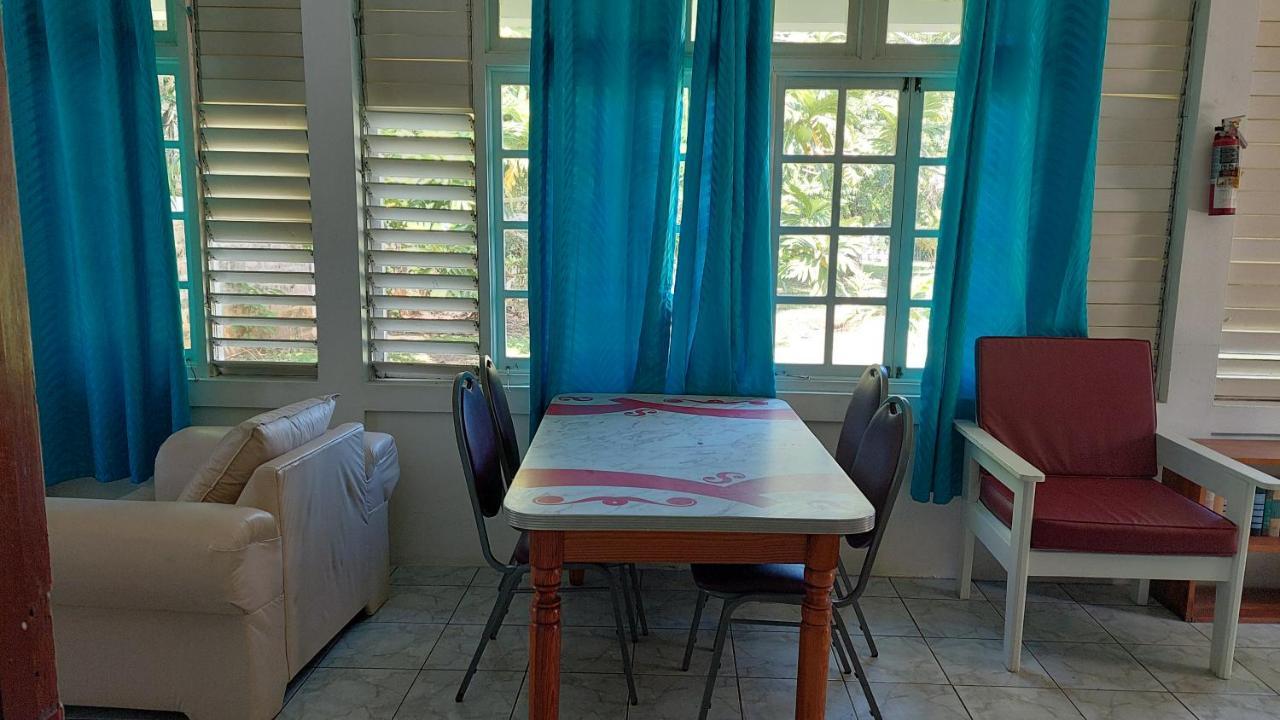 Yellow Bird Sea Negril Bagian luar foto