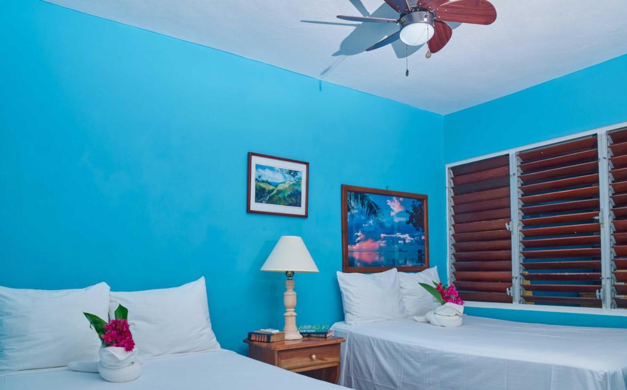 Yellow Bird Sea Negril Bagian luar foto