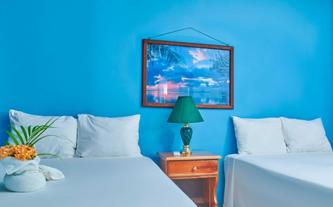 Yellow Bird Sea Negril Bagian luar foto